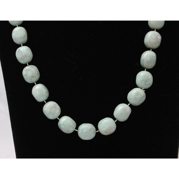 Variegated Faux Turquoise Colored Fashioned Beads Pre-Owned N70 - Picture 3 of 3